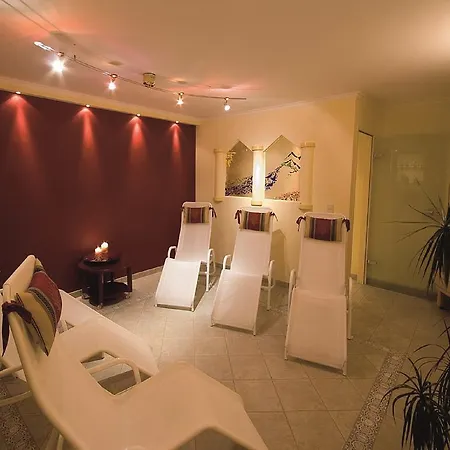 Hotel Garni Elisabeth 4*