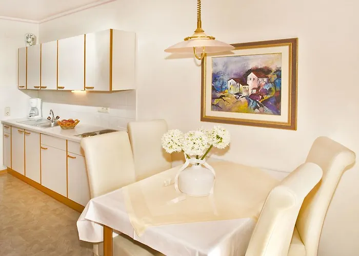 Szálloda Garni Elisabeth Pörtschach am Wörthersee